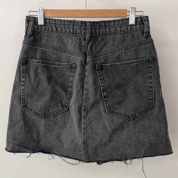 Zara raw edge mini denim skirt - Picture 2 of 3